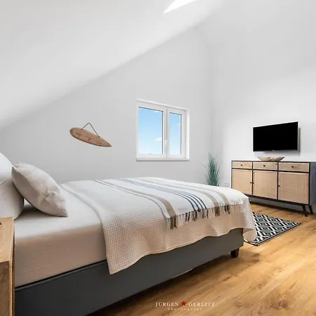 1-bedroom *